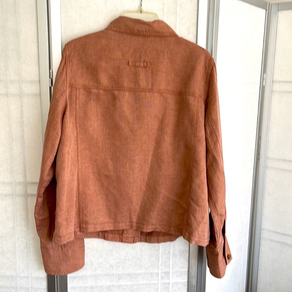 LINEN - Picture 4 of 4